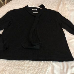 C O Light weight cashmere long sleeve sweater with tie in front